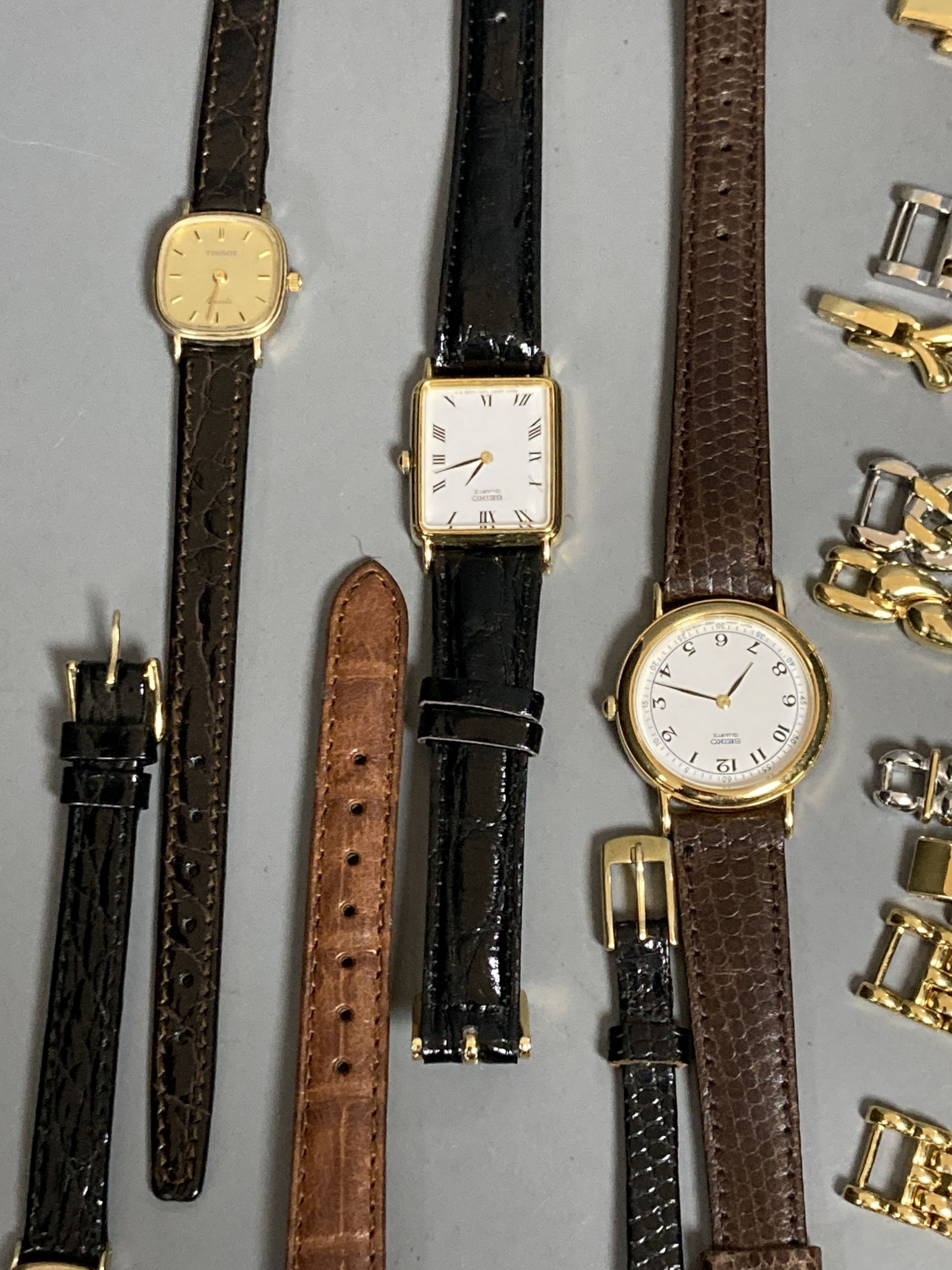 Three lady's 9ct gold wrist watches including two quartz, gross 29.9 grams and sixteen assorted lady's modern Seiko wrist watches.